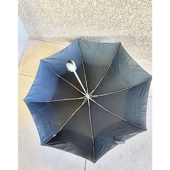 Black and silver staple umbrella ￼ - Picture 4 of 6